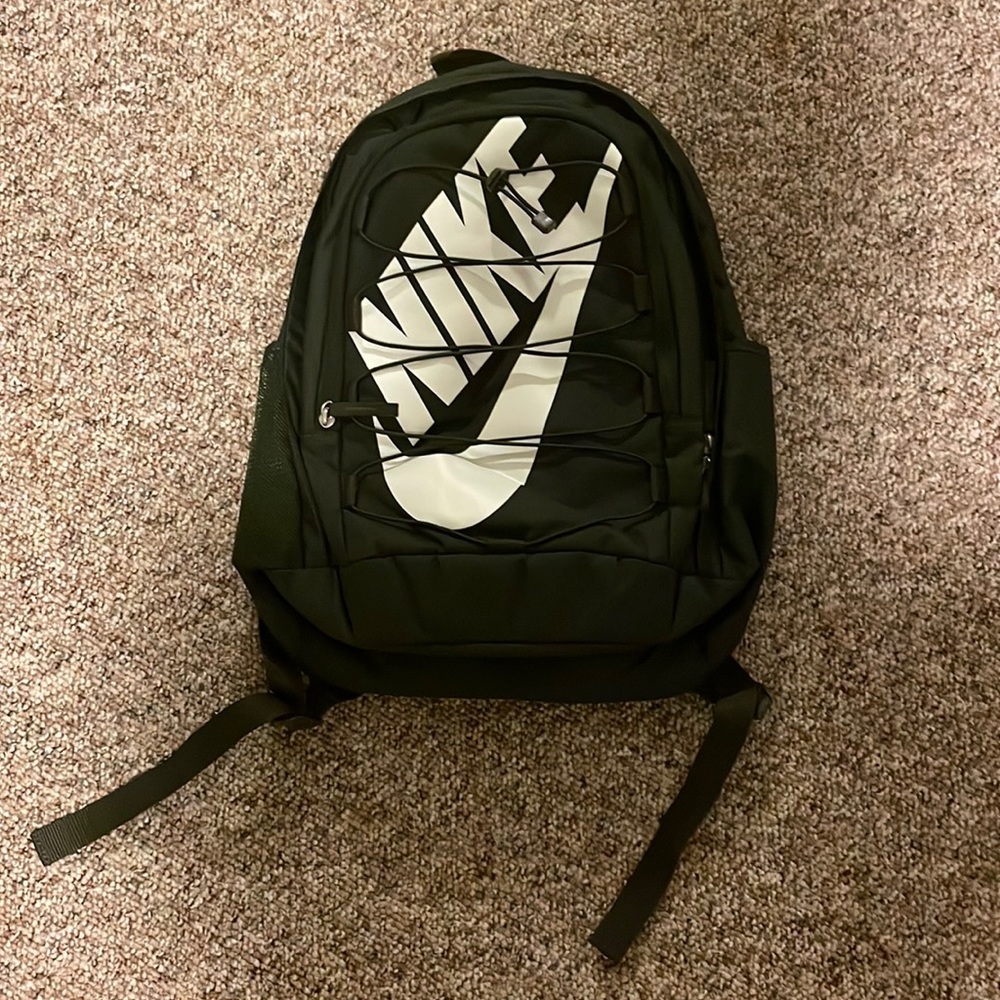 Nike Hayward Green Backpack Unisex 26L.